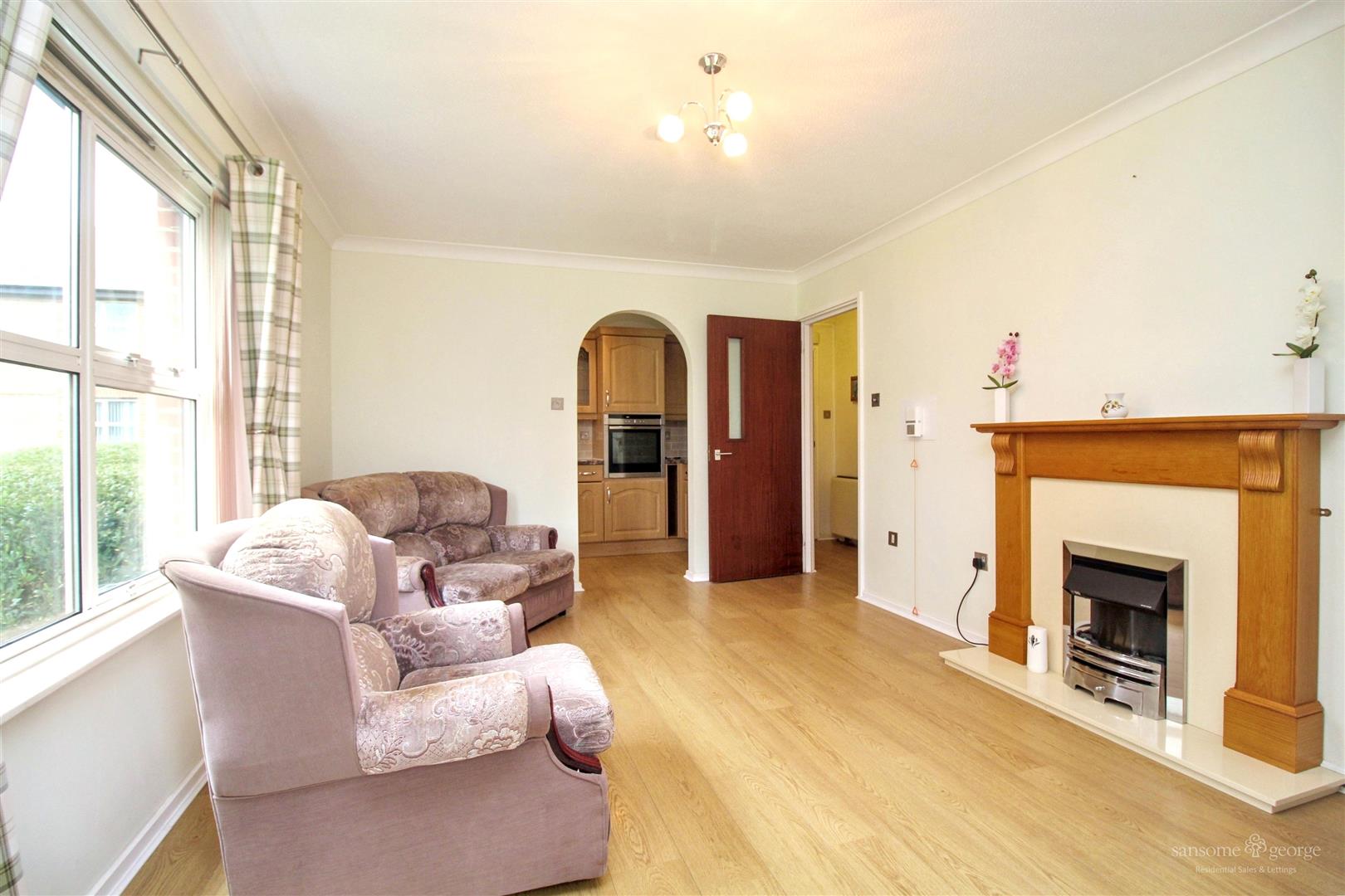 1 bed property in Gordon Palmer Court, Reading